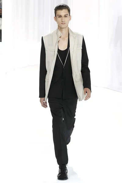 Look 17